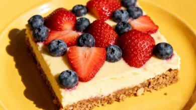 gluten-free berry cheesecake bars